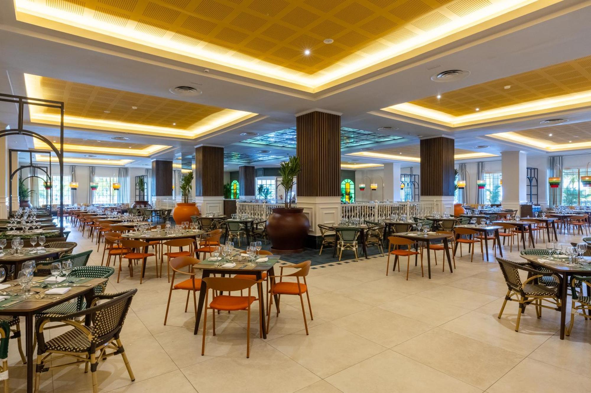 Bahia Principe Grand Jamaica - All Inclusive Runaway Bay Bagian luar foto The restaurant at the hotel